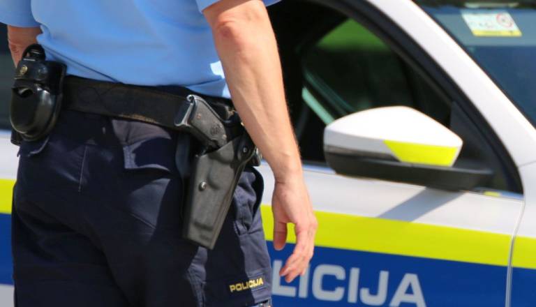 V tragičnem trčenju umrla 77-letna peška, policija išče očividce