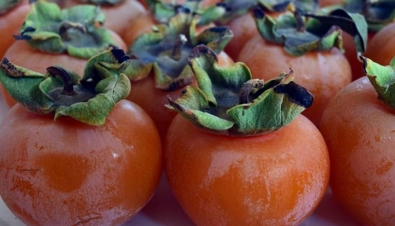 Ste vedeli? Če imate preveč kakija, ga lahko shranite na te načine