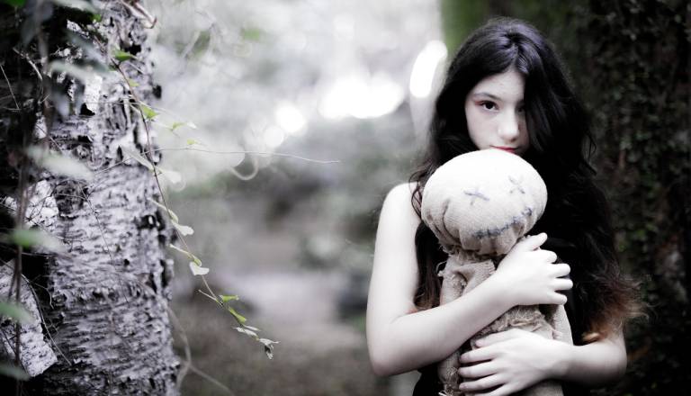 Shein znova v težavah: preiskavo tokrat sprožile sporne lutke 'za odrasle'