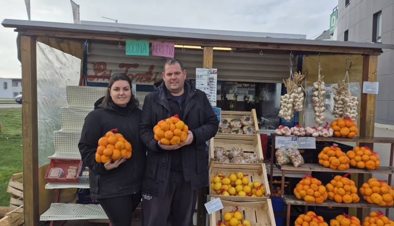FOTO: Kdo sta znana obraza, ki sta stalnica zimskih mesecev v Murski Soboti, in kako ju je naključno srečanje pripeljalo k nam