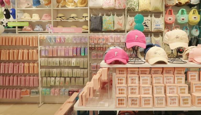 VIDEO: TikTok trend na Miklošičevi: Nova trgovina, ki je videti kot viralen video