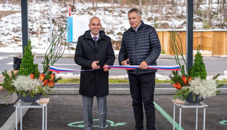 Velik dan za Ribnico: odprli razširjeno industrijsko cono Lepovče