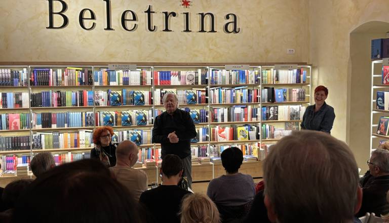 FOTO in VIDEO: Tone Partljič pred množico predstavil novi roman