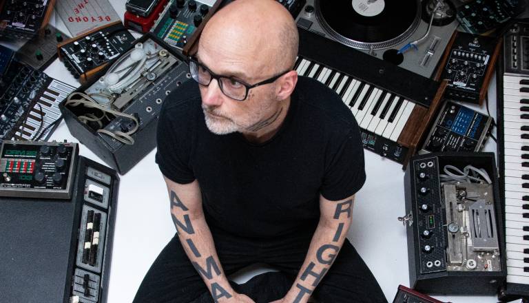 Elektronski vizionar Moby prvič v samostojni izvedbi na Hrvaškem