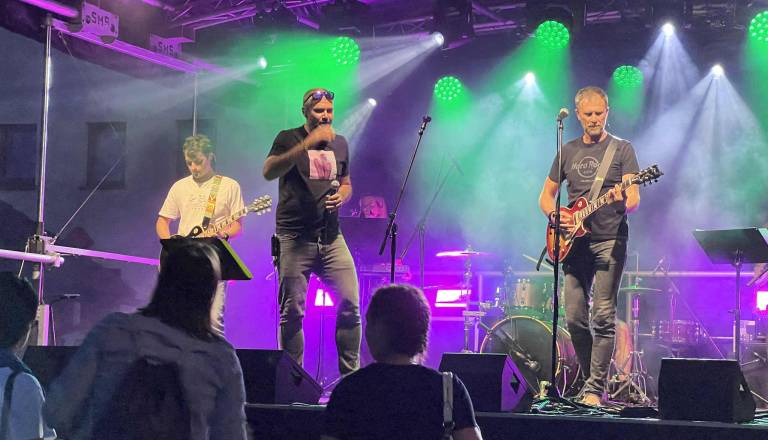 Kdo je band, ki je kočevsko dvorano KCK razprodal v dobrih dveh urah?