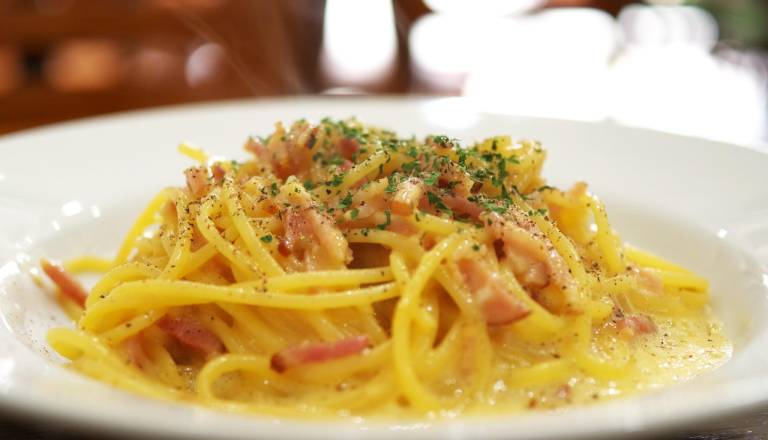 'Carbonarakriza' v EU: Bratje Italije zaradi carbonare zahtevajo preiskavo v Evropskem parlamentu 