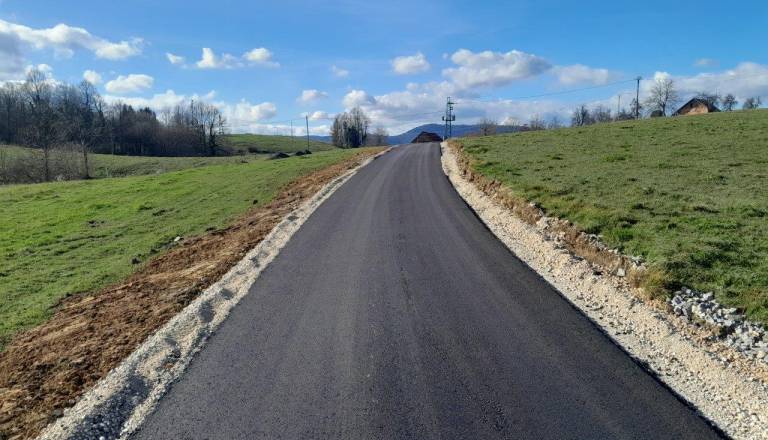 V Črnomlju zaključili asfaltiranje javne poti proti naselju Gorica