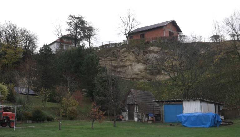 Plazovi na Štajerskem že leta ogrožajo domove, obsežna sanacija ceste po poplavah počasnejša od pričakovanj