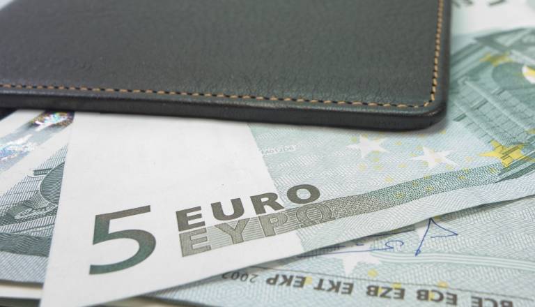 Zgodovinski trenutek za fizični denar: Pravica do gotovine zagotovljena