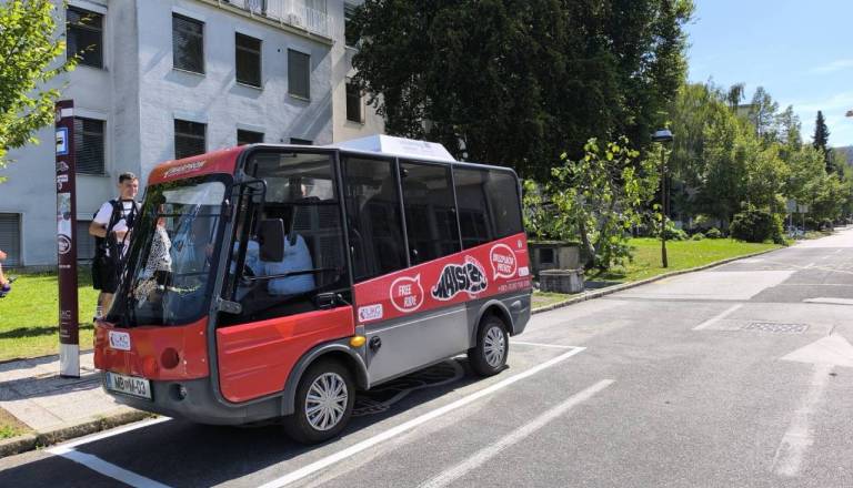 Doktor Maister v dobrih dveh mesecih prepeljal že 2300 potnikov