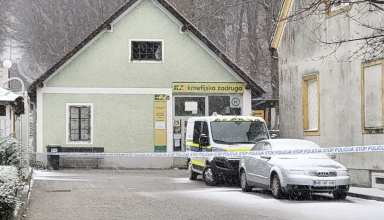 FOTO in VIDEO: Rop kmetijske zadruge v okolici Ptuja: Zagrozil ji je, jo nato zvezal, oropal in pobegnil