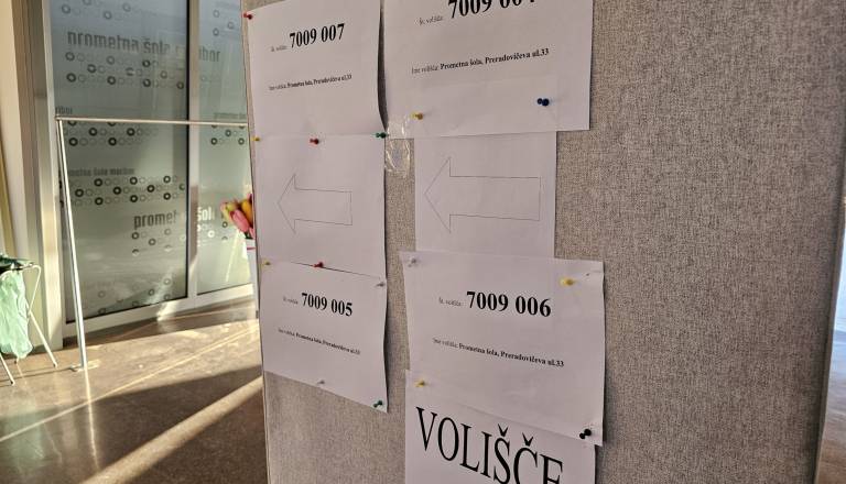 Na referendumu do 11. ure glasovalo 172.589 volivcev 