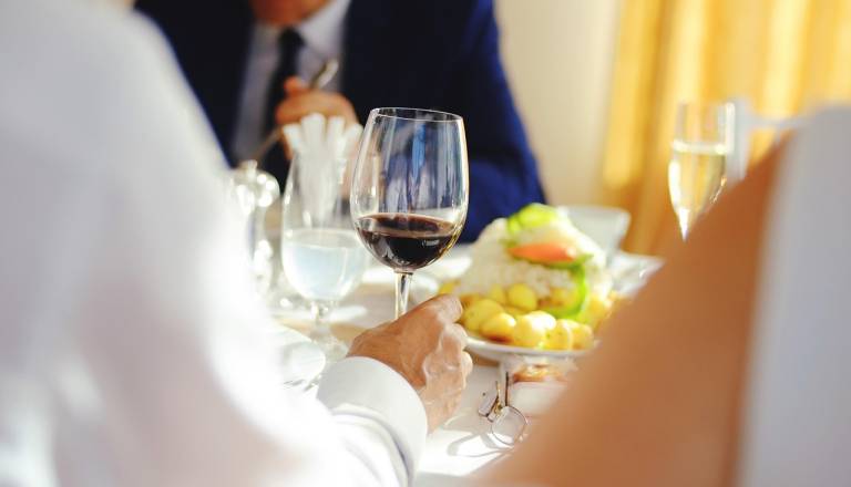 Katera slovenska podjetja bodo ob koncu leta organizirala zaključke in kako bodo obdarila otroke?