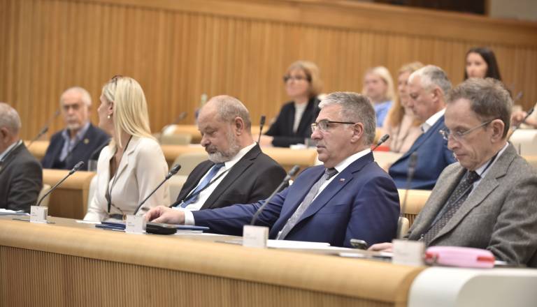 FOTO in VIDEO: Slovenija pred demografskim izzivom, stroka opozarja na nujne ukrepe