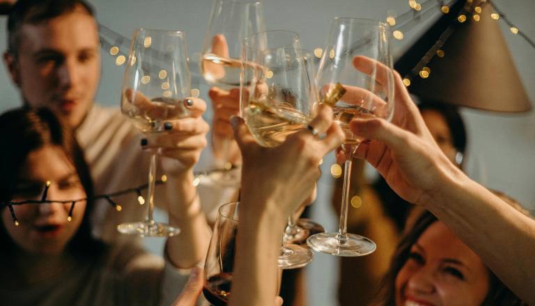 Katera slovenska podjetja bodo ob koncu leta organizirala zaključke in kako bodo obdarila otroke?