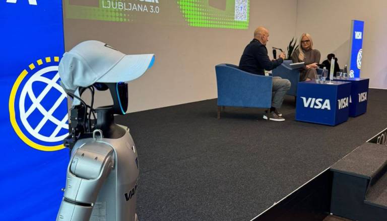 VIDEO: Humanoidni robot Jože se je prvič predstavil v Ljubljani