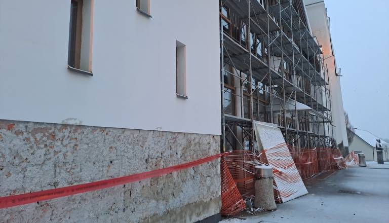 FOTO: Obnova Gledališke in koncertne dvorane v Lendavi že v polnem teku