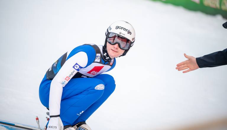 Drama na treningu: Domen Prevc po izjemnem skoku grdo padel