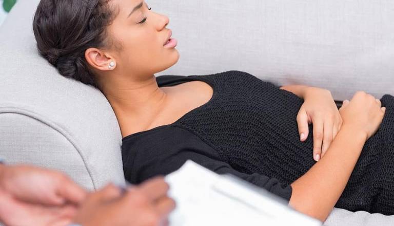 Medicinska hipnoza – kako poteka in kdo se zanjo odloča?