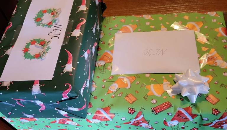 Zbiranje daril za otroke, ki so ostali brez staršev