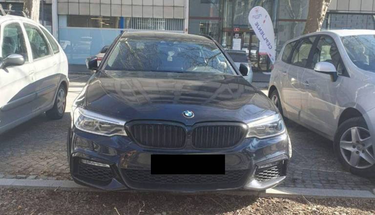 FOTO: V Ljubljani ne kradejo več samo avtov in zlatnine. Izginjajo tudi registrske tablice, kar ni nedolžno