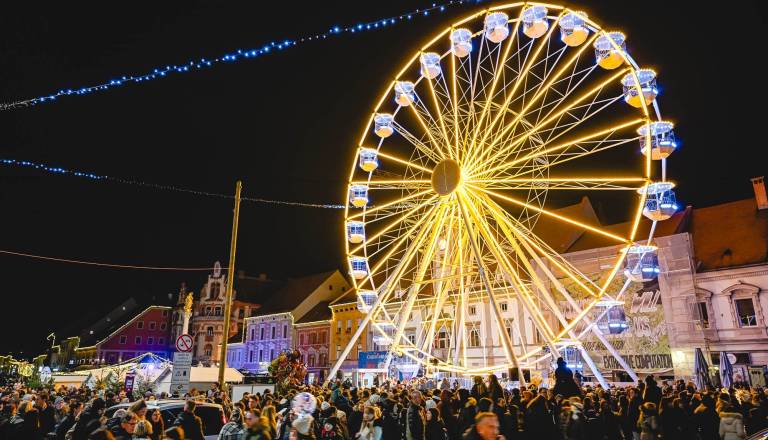 FOTO in VIDEO: Panoramsko praznično kolo v štajerski prestolnici je zasvetilo