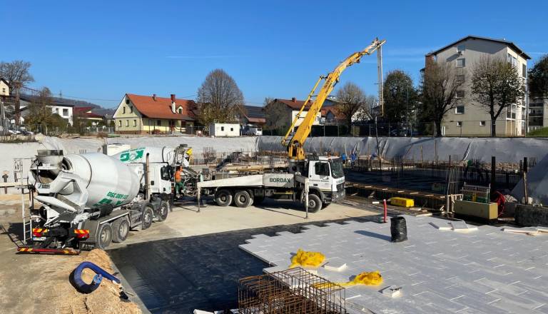 V Ivančni Gorici v petek nočno in dnevno betoniranje temeljne plošče