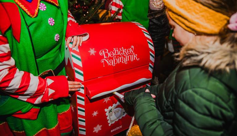 V Brežice prihaja Božičkov nabiralnik