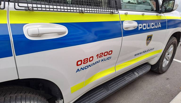 Vlom v stanovanjsko hišo, odvzem vozniškega dovoljenja