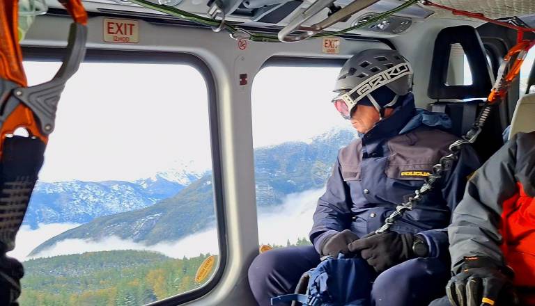 Nesreča pri rušenju objekta na Tanči Gori, 39-letnika s helikopterjem prepeljali v UKC Ljubljana