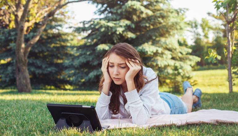 Zvezdni spopad na nebu: napetost narašča, komu bo počil film?