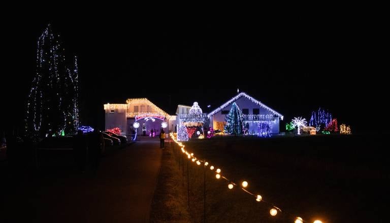FOTO in VIDEO: Dežela tisočerih lučk zasijala v čarobni pravljici