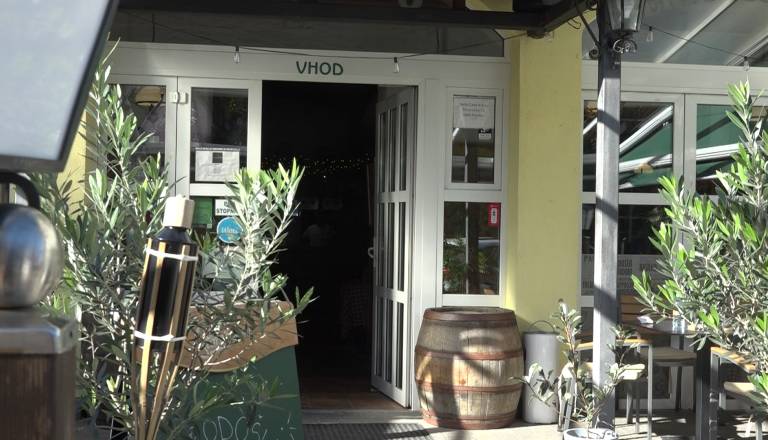 Mariborski »oče v pričakovanju« razkrinkan: 20-letnik z izmišljeno zgodbo o porodu pretental gostince in prespal brez plačila