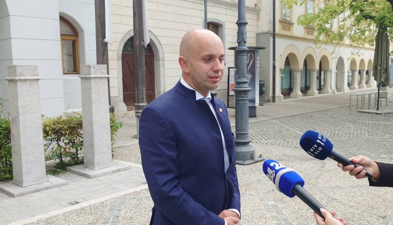 Ribniški župan: Naj Ljubljana in Prekmurje vzameta naše Rome!