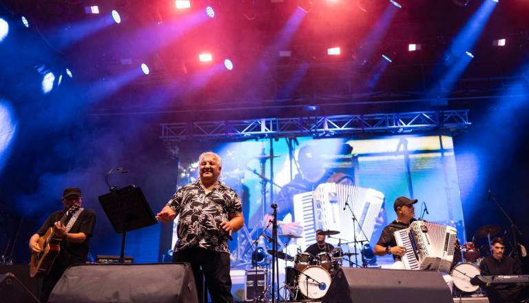 Romano Glauso ob svetovnem dnevu romskega jezika z novo pesmijo