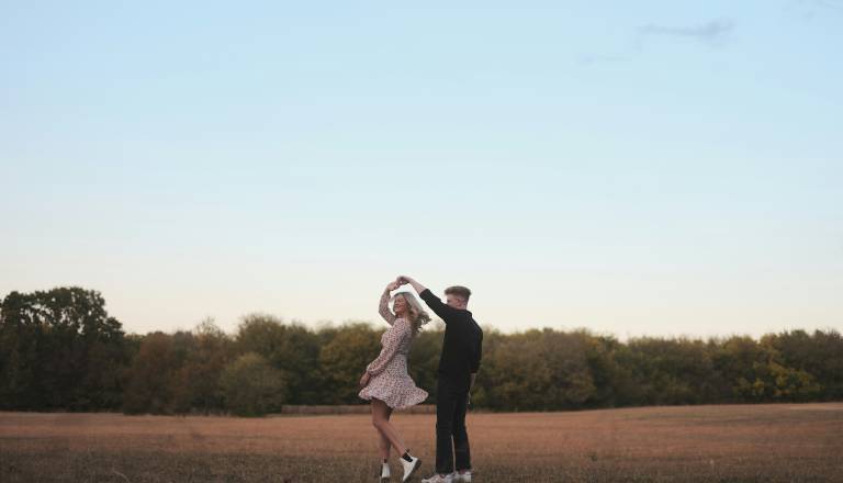 Srce ali razum? Venera vabi v skušnjave, Pluton pa razgali resnico