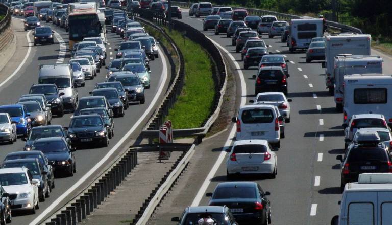 Na štajerski avtocesti zaprt vozni pas 