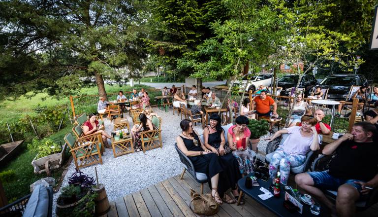 Kavarna Platana z veliko novostjo, predstavili tudi gorički sendvič