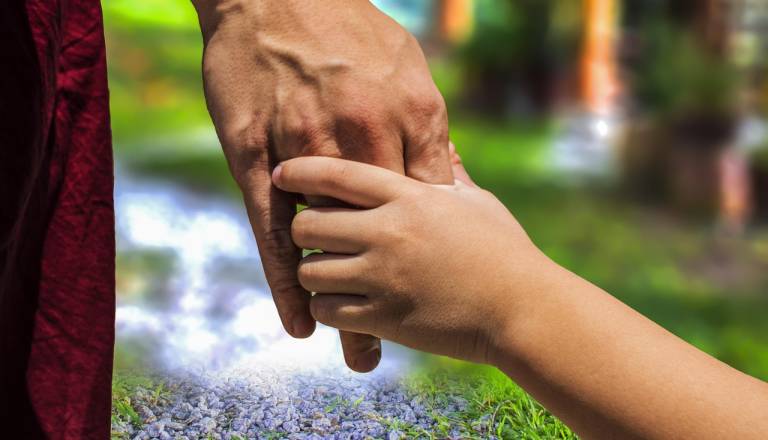 Kako naj posvojitev sledi potrebam posvojenega otroka?