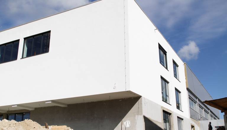 Največja osnovna šola na Dolenjskem bo kmalu dobila novo športno dvorano