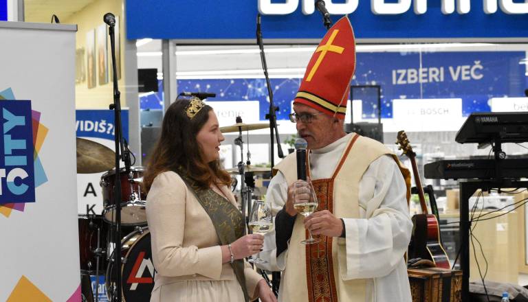 FOTO in VIDEO: V BTC City Murska Sobota veselo ob martinovem