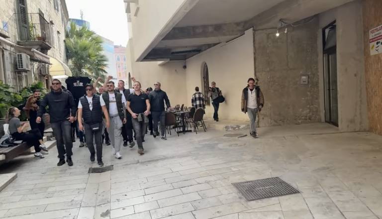 VIDEO: Napeto zaradi priprtih navijačev