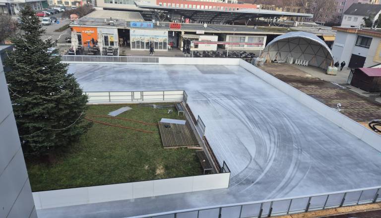 FOTO in VIDEO: Drsališče na Trgu kulture dobiva končno podobo
