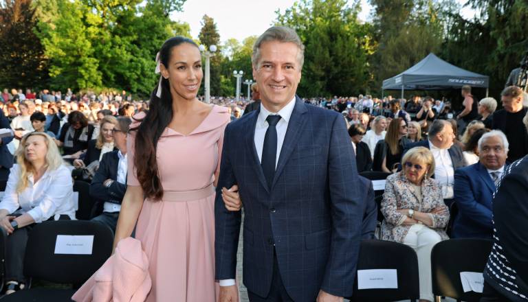 Tina Gaber razburila z odzivom na izraz »črnuhar«: Kaj si v resnici misli o besedah mariborske poslanke?