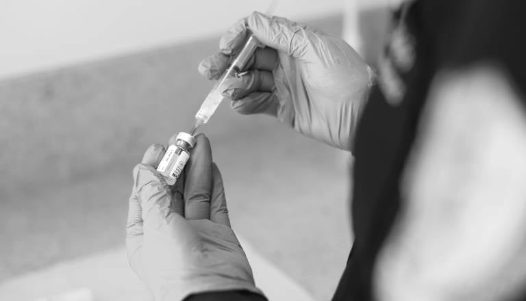 Novo poglavje v boju proti virusu HIV: V Afriki že začeli s cepljenjem