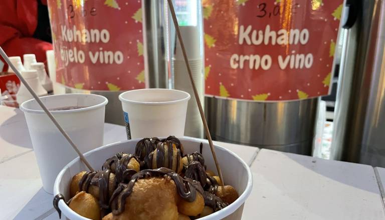 Preverili smo: Ponudba na zagrebškem adventu cenejša kot pri nas