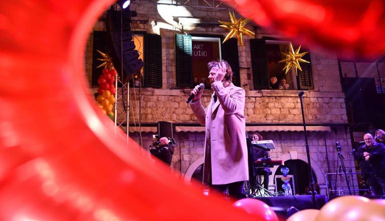 Kam ta konec tedna? V Maribor prihaja legendarni Zdravko Čolić