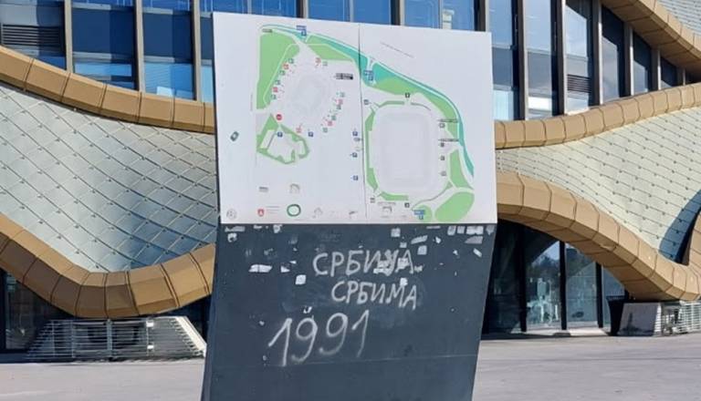 Pristojni ukrepali pred Stožicami, o njen ni več ne duha ne sluha