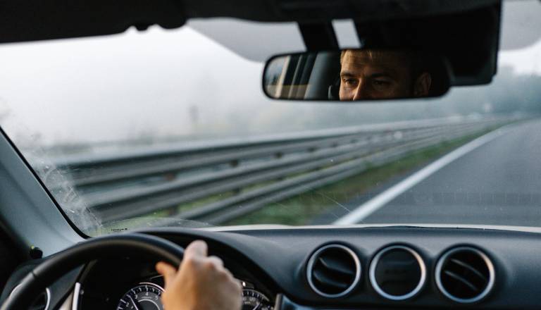 Iščete službo? V Ljubljani zaposlijo voznika funkcionarja, zaposluje tudi občina 