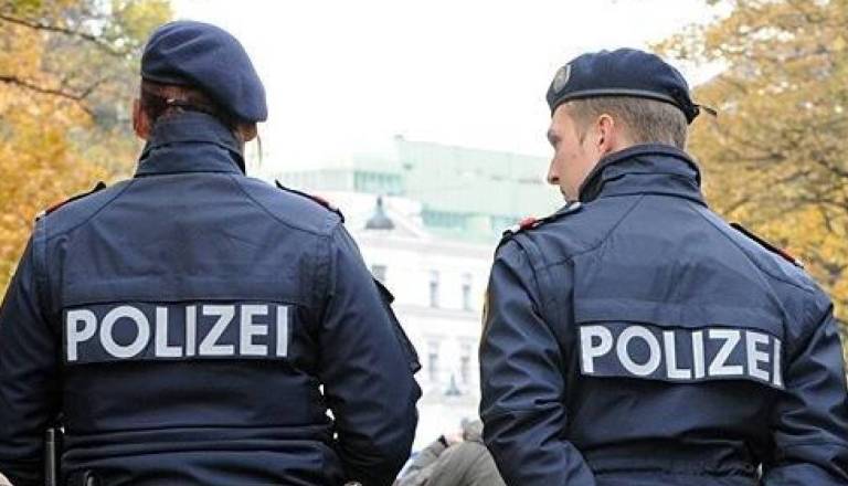 Avstrija nadzor na meji podaljšala do junija, a z obljubami o skrajšanju čakalnih dob